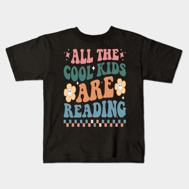 all the cool kids are reading Kids T-Shirt by Design Voyage